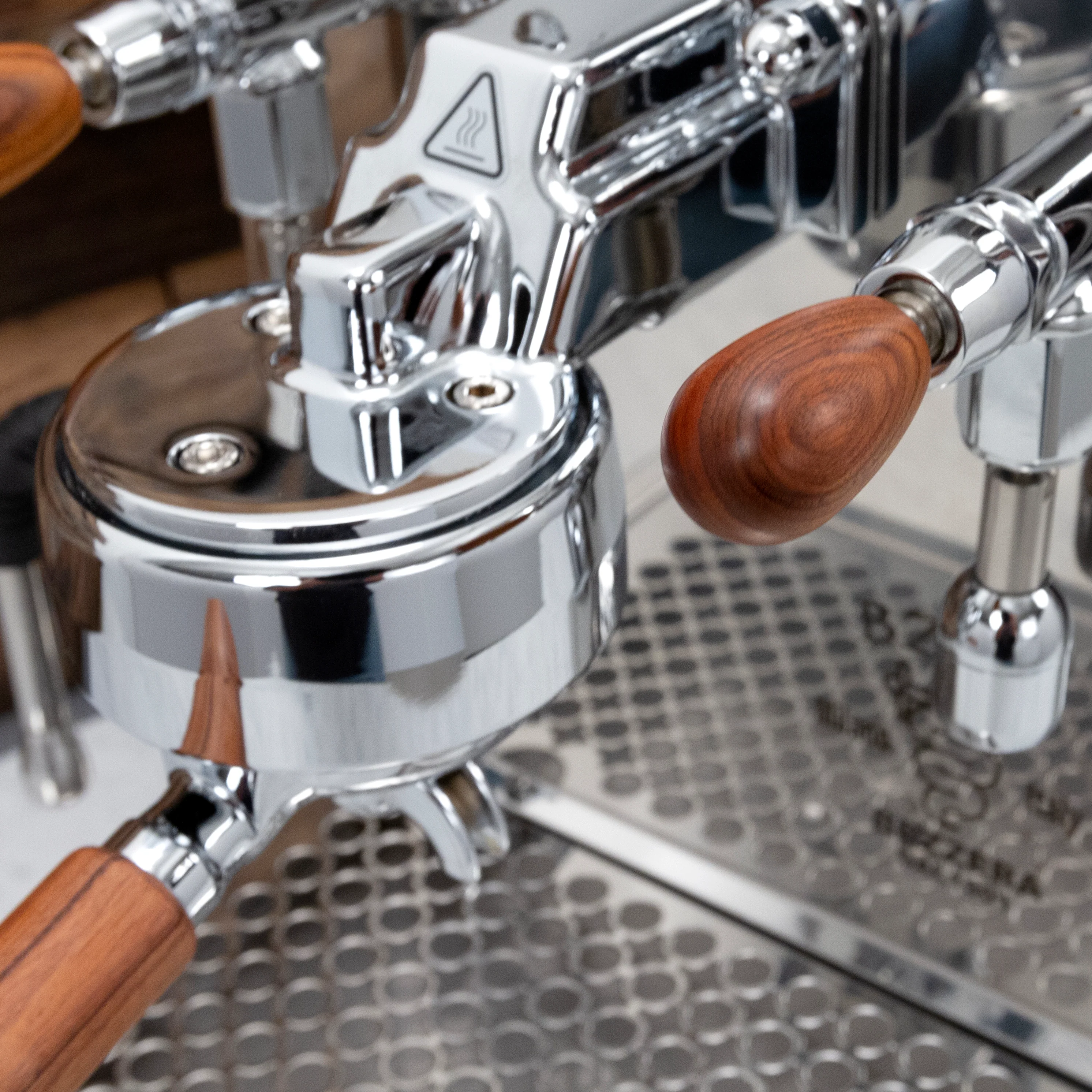 Bezzera BZ10 Espresso Machine - Image 9