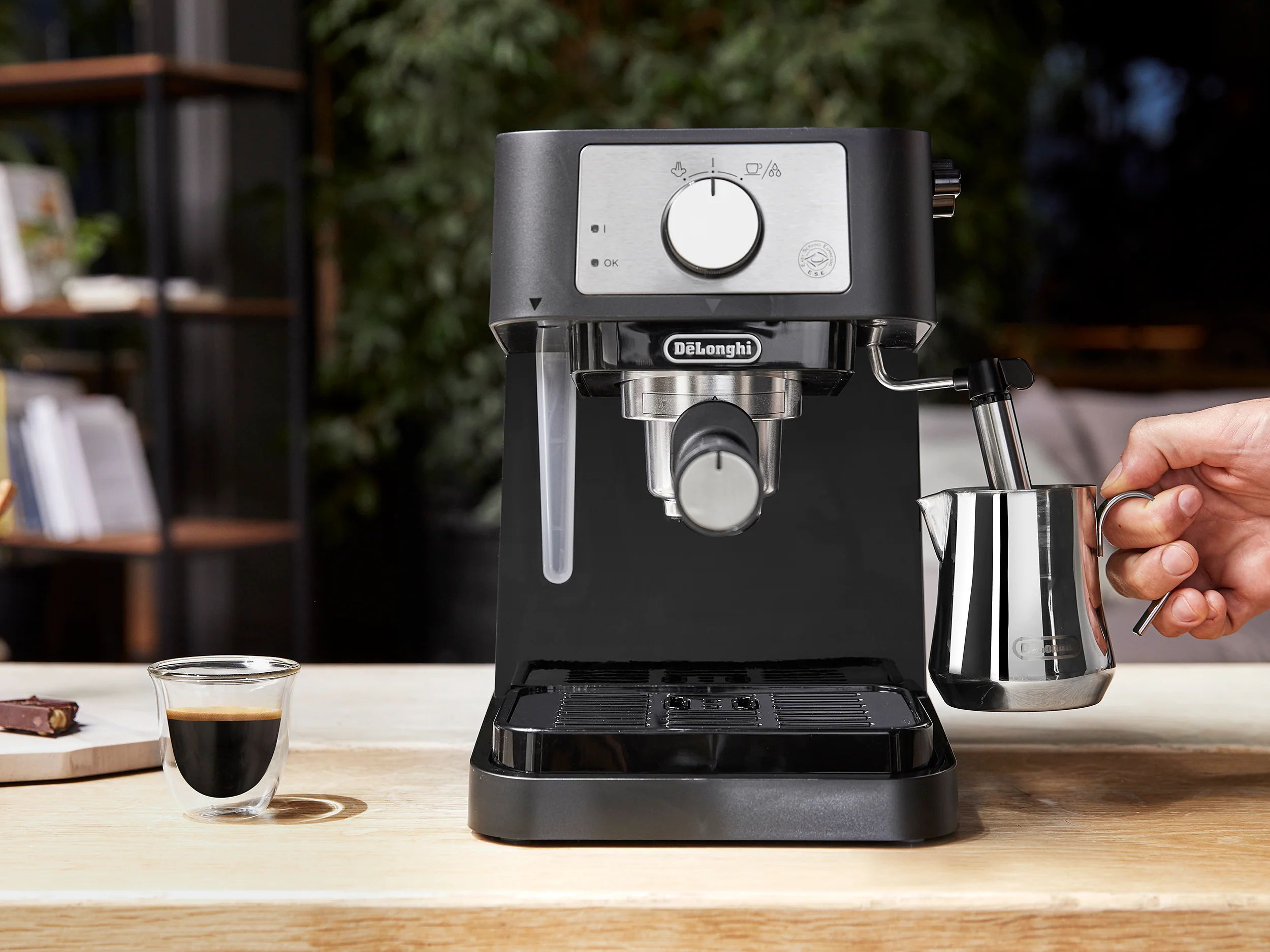 DeLonghi Stilosa Espresso Machine - Image 2