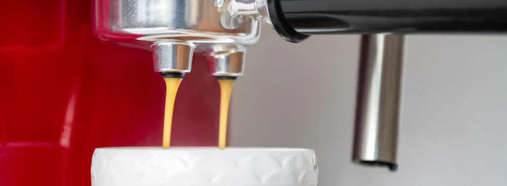 illy Y3.2 iperEspresso Espresso & Coffee Machine in Red - Image 4