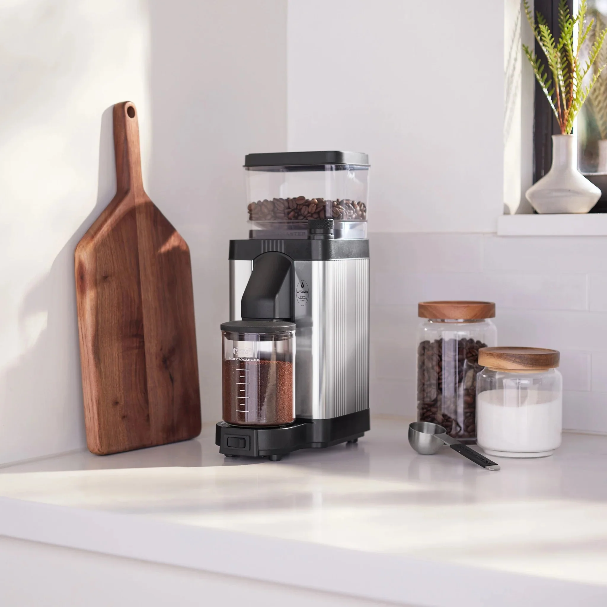 Moccamaster KM5 Burr Grinder - Image 3