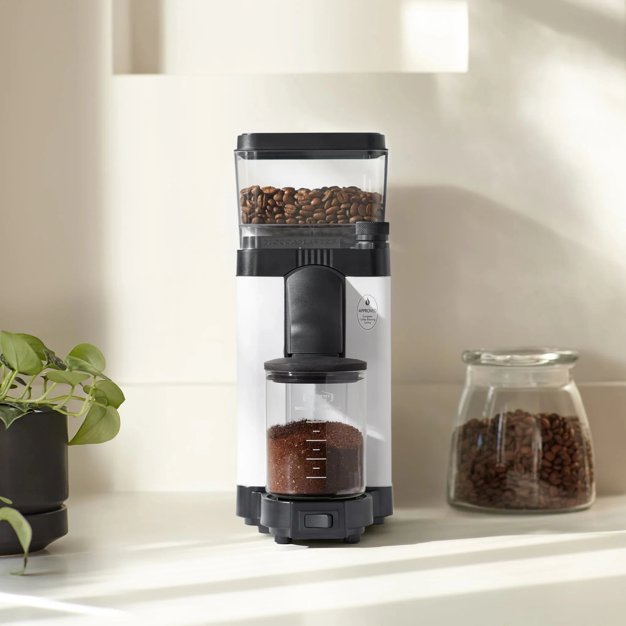 Moccamaster KM5 Burr Grinder - Image 6