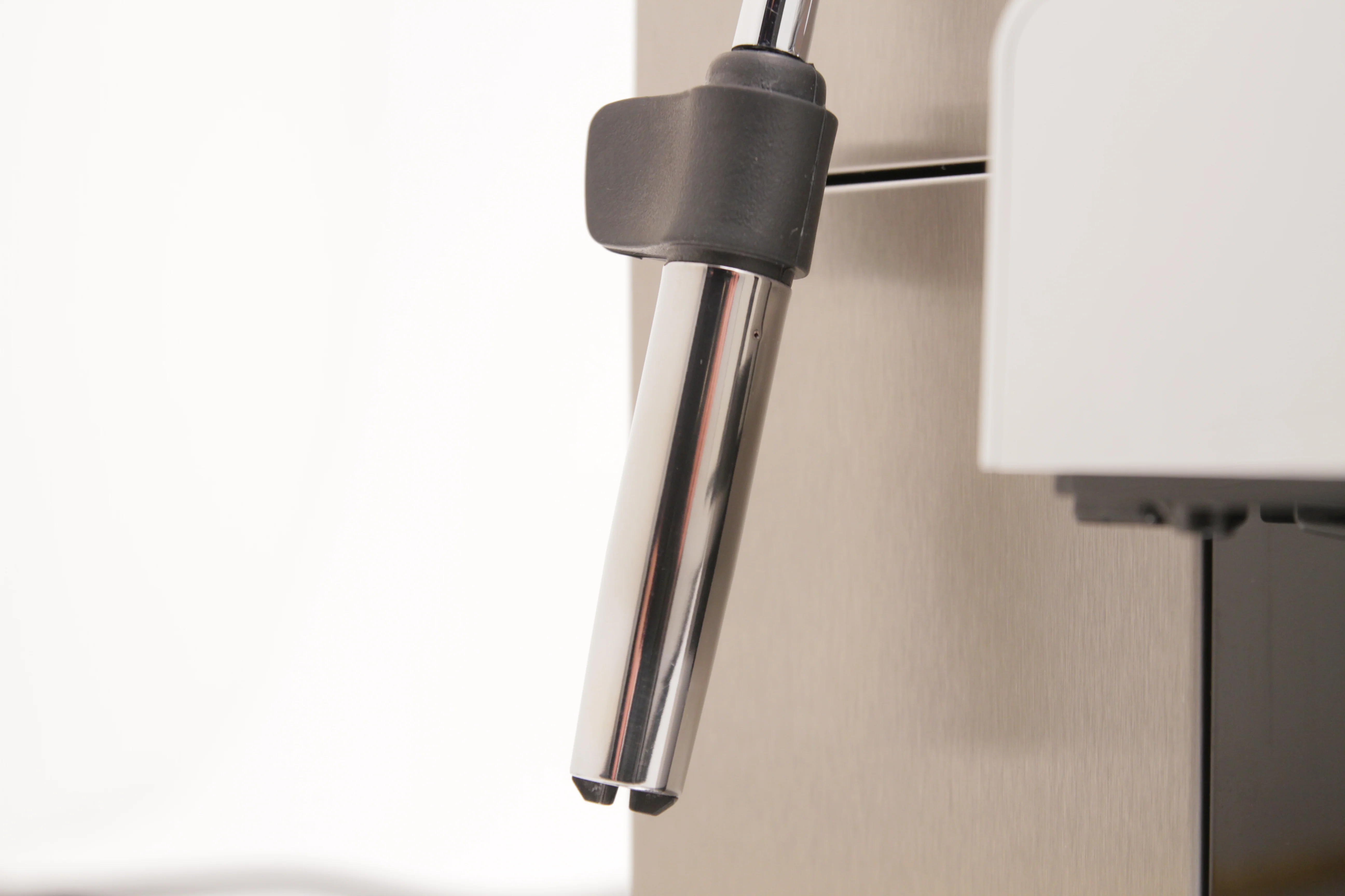 Refurbished Gaggia Brera Espresso Machine in Silver - Image 6